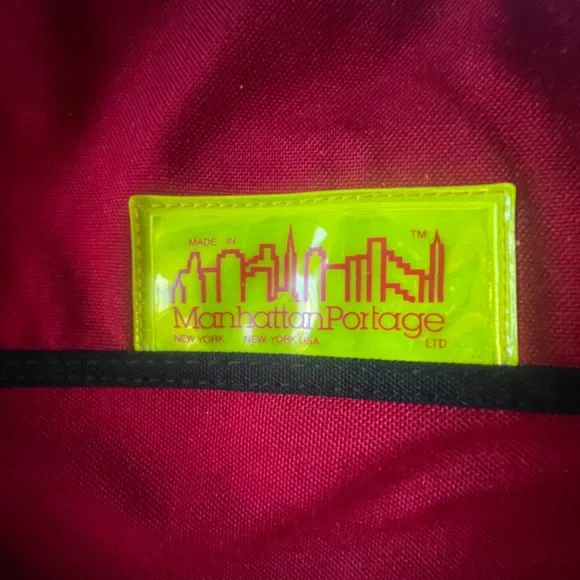 🎀Stylish Red Messenger Bag with Black Trim - Picture 2 of 11